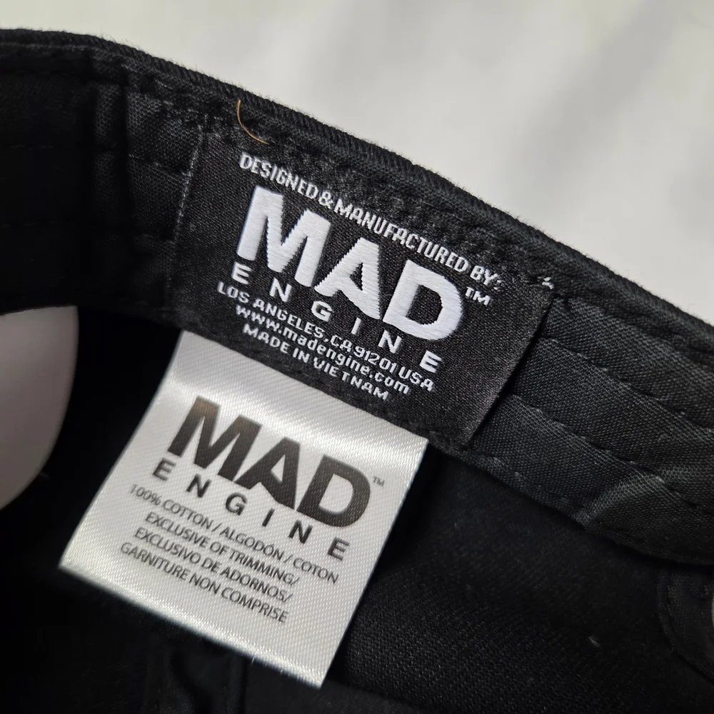 MAD Engine stylish black
